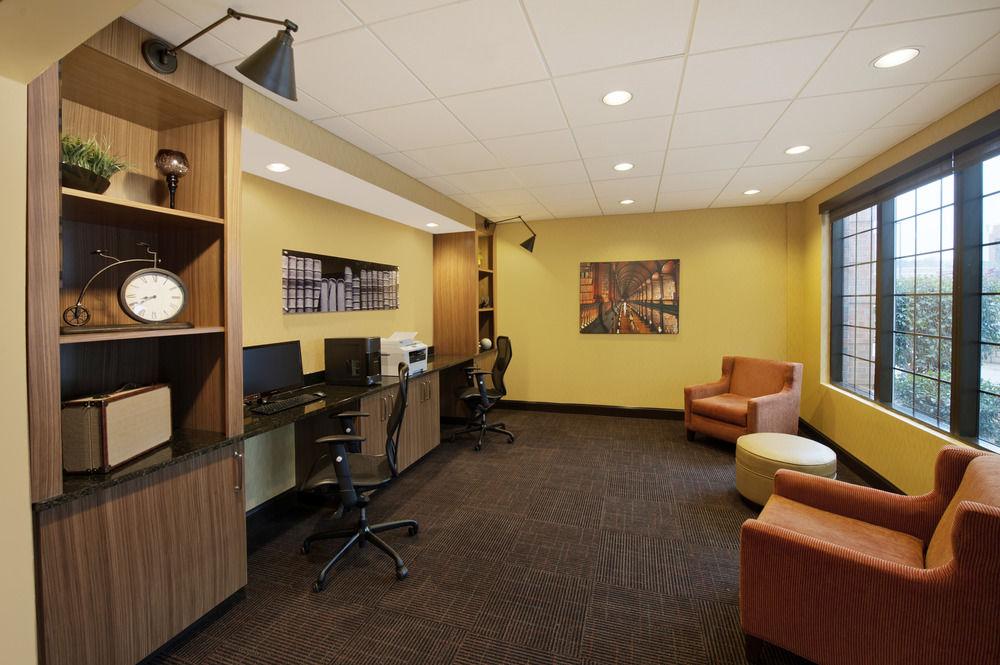 Holiday Inn Express Fredericksburg - Southpoint By Ihg Bagian luar foto