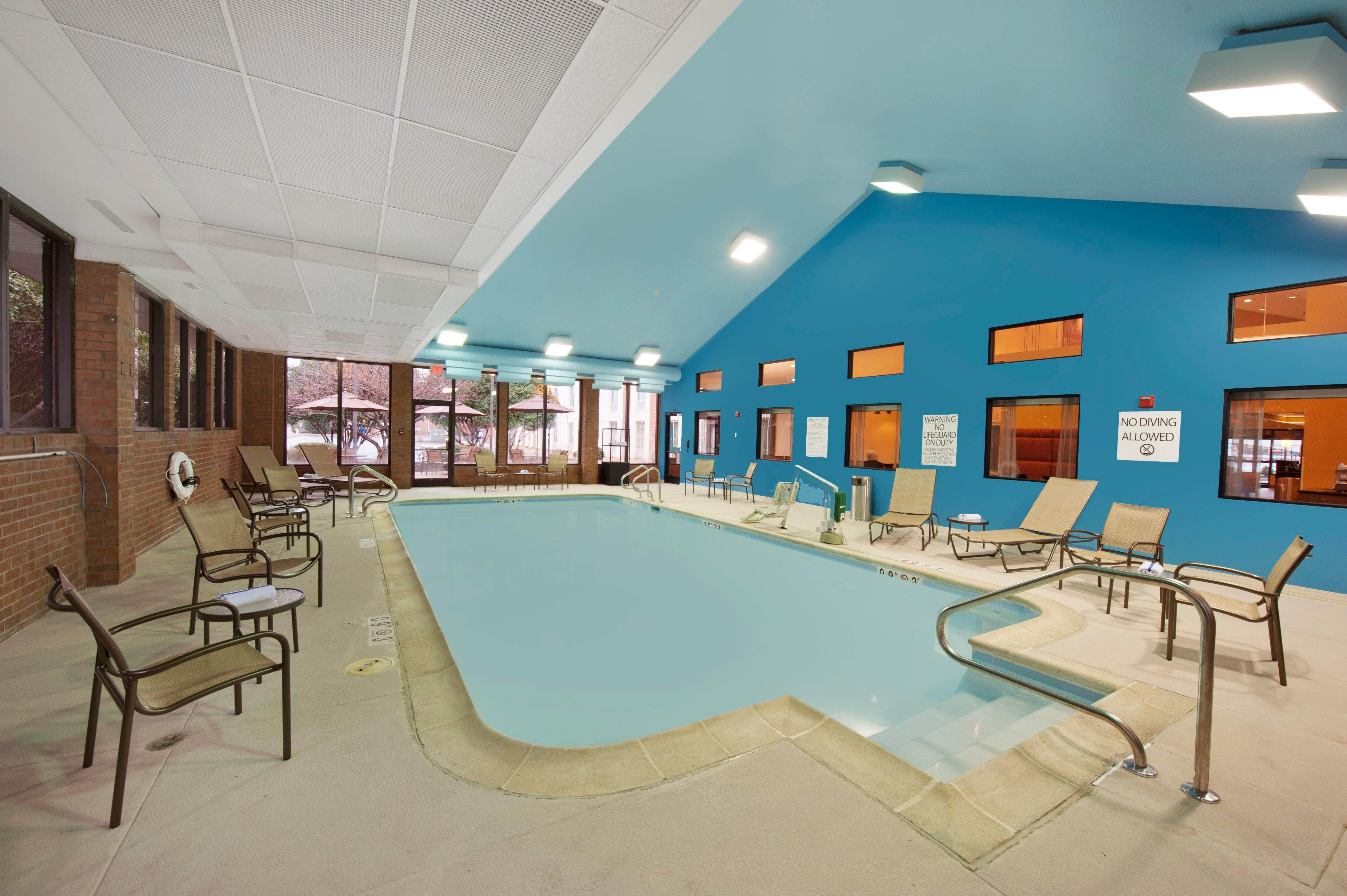 Holiday Inn Express Fredericksburg - Southpoint By Ihg Bagian luar foto